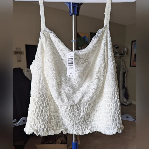 NWT Torrid White Lace Trim Top 2X - Picture 6 of 10